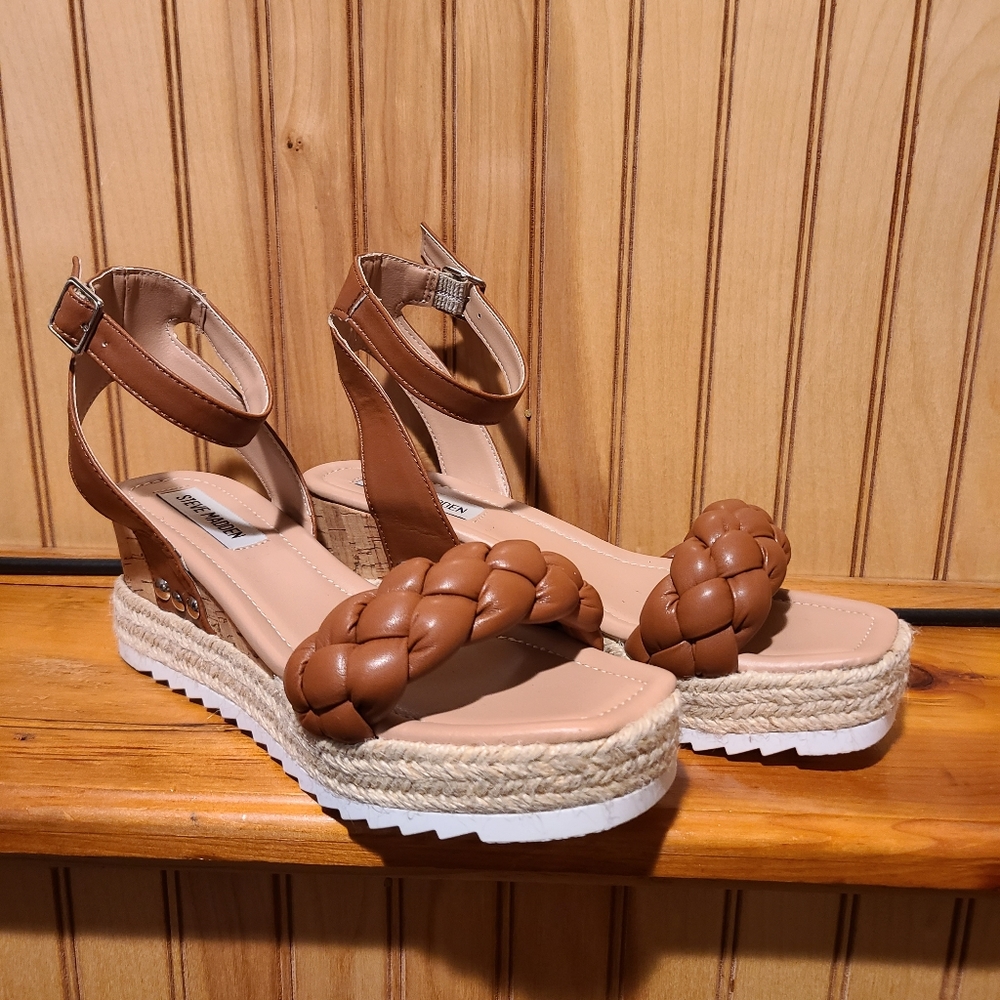 Steve madden cognac wedge 7